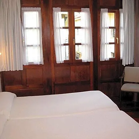 Hotel La Plaza I 2*