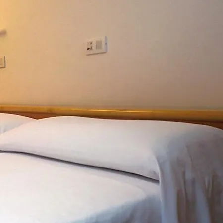 La Plaza I Hotel 2*