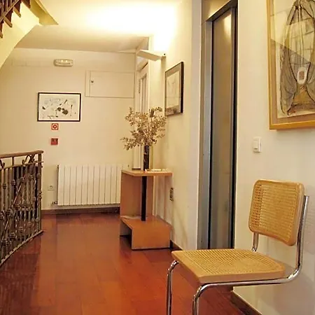 La Plaza I Hotel 2*