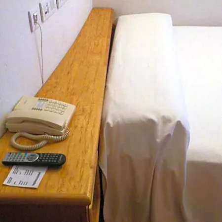 La Plaza I Hotel 2*
